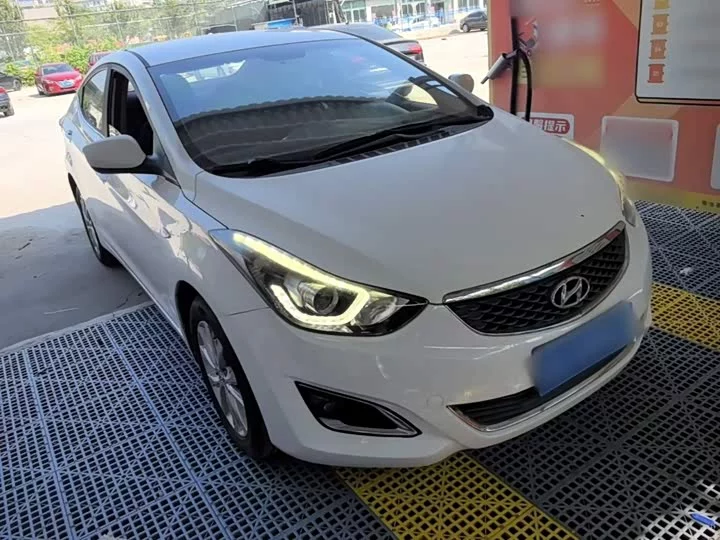 Hyundai Elantra
