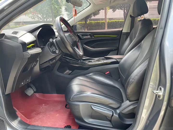 Roewe i5