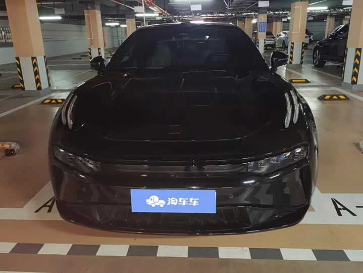 ZEEKR 001