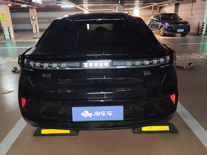 ZEEKR 001