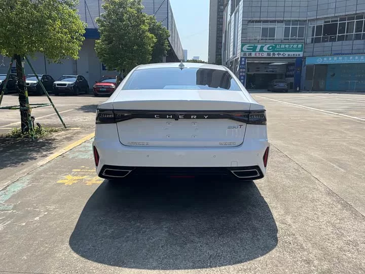 Chery Arrizo 8