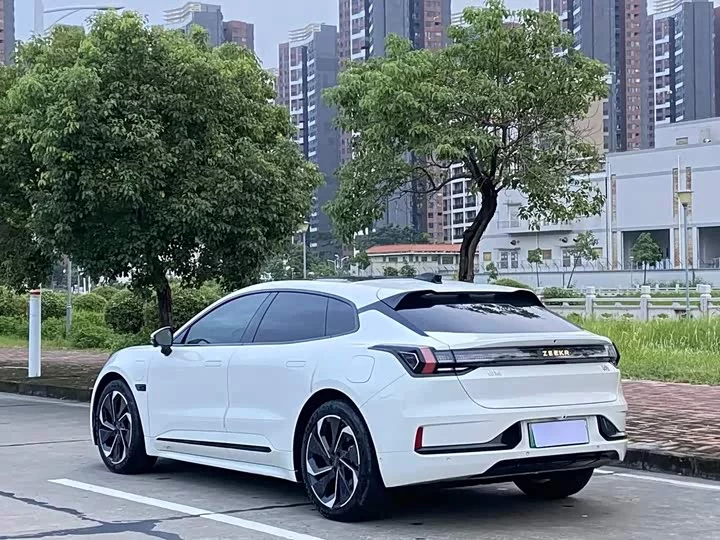 ZEEKR 001