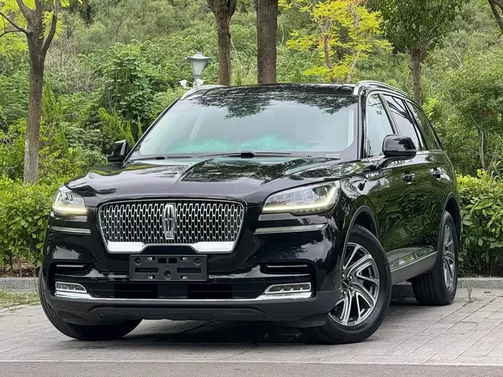 Lincoln aviator