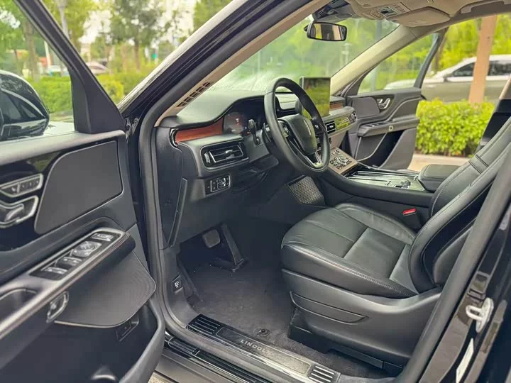 Lincoln aviator