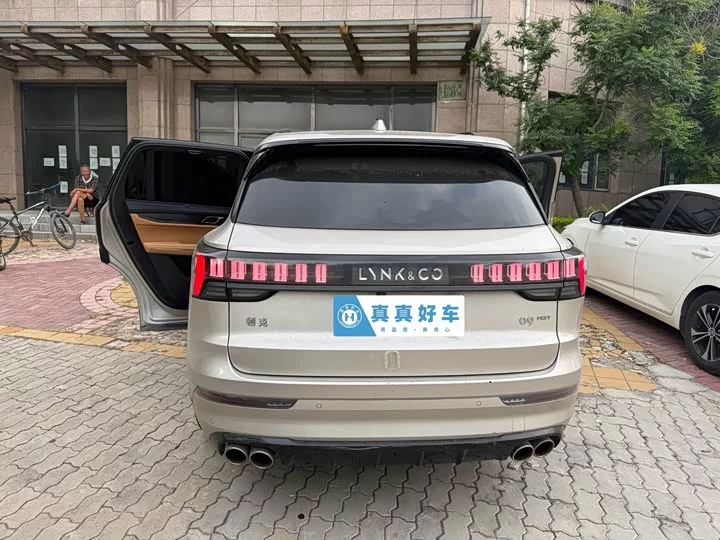 Lynk & Co 09 EM-P