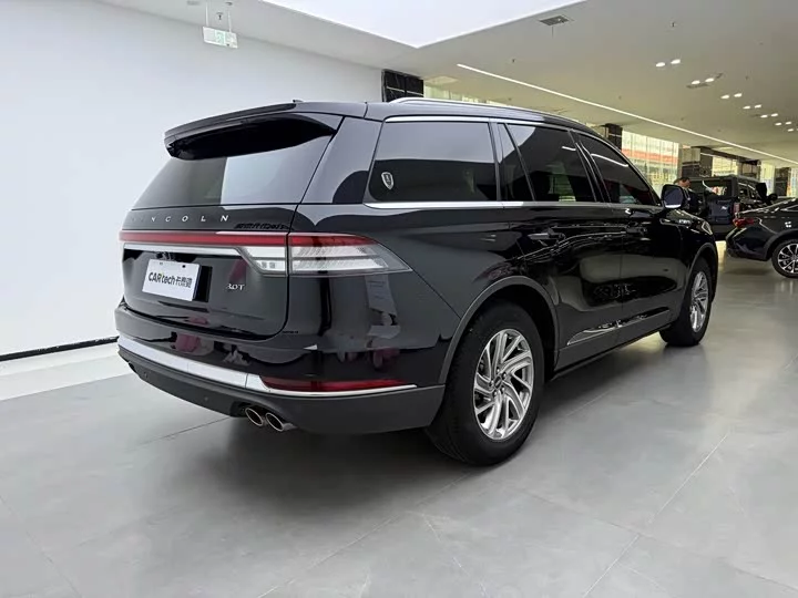 Lincoln aviator