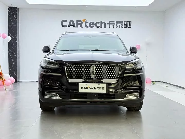 Lincoln aviator