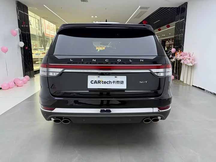 Lincoln aviator