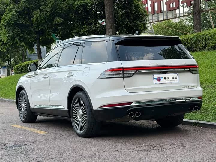 Lincoln aviator