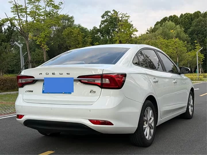 Roewe i5