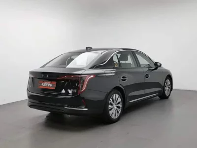 Hongqi E-QM5