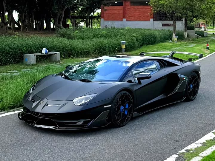 Lamborghini Aventador