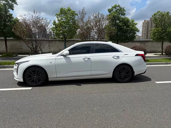 Cadillac CT4