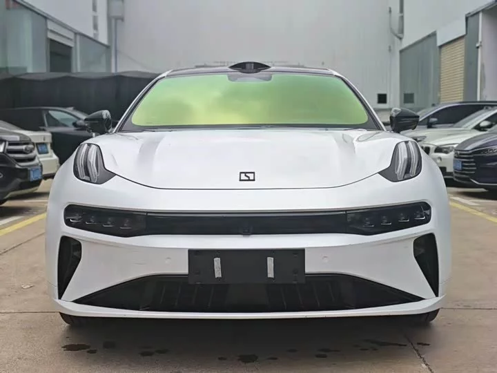 ZEEKR 001