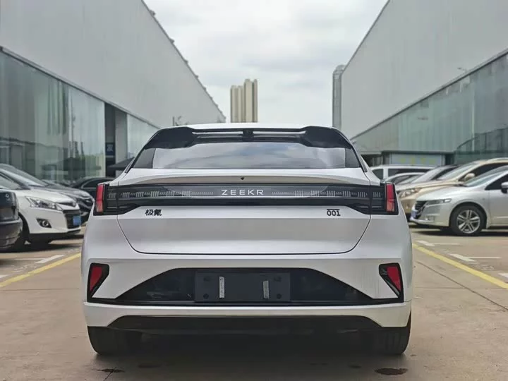 ZEEKR 001