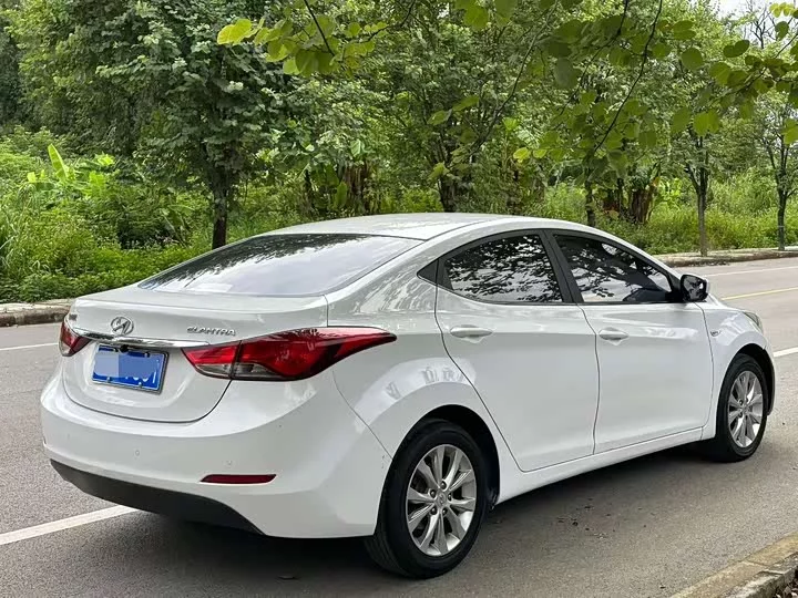 Hyundai Elantra