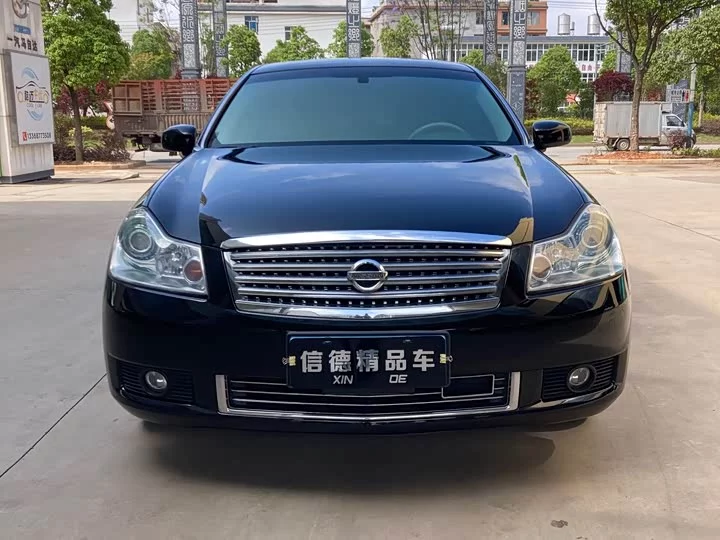 Nissan Elegant