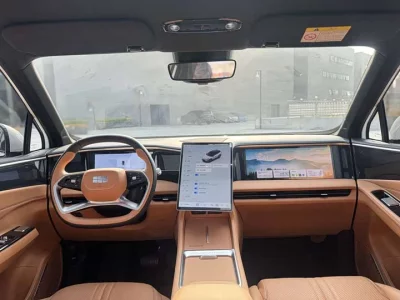 Geely Galaxy L7