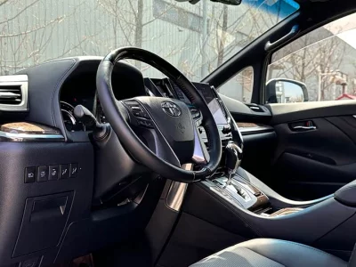 Toyota Crown Wellfire