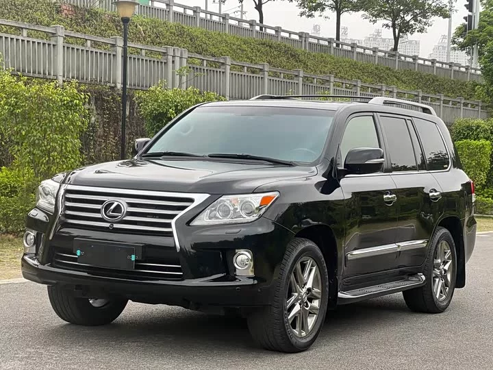 Lexus LX