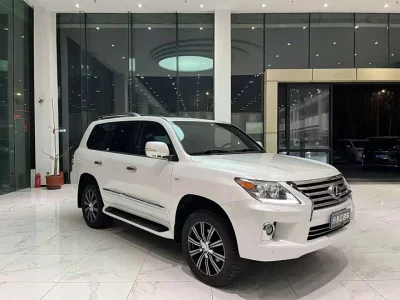 Lexus LX