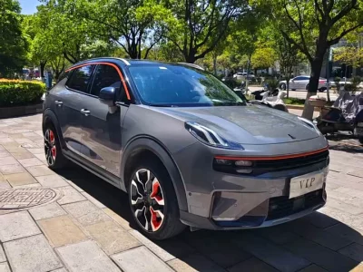 Lynk & Co 06