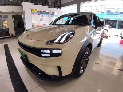 Lynk & Co 06