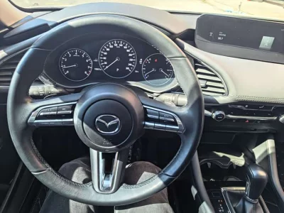Mazda Axela (3)