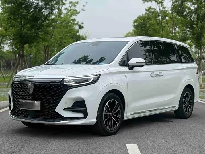 Roewe iMAX8