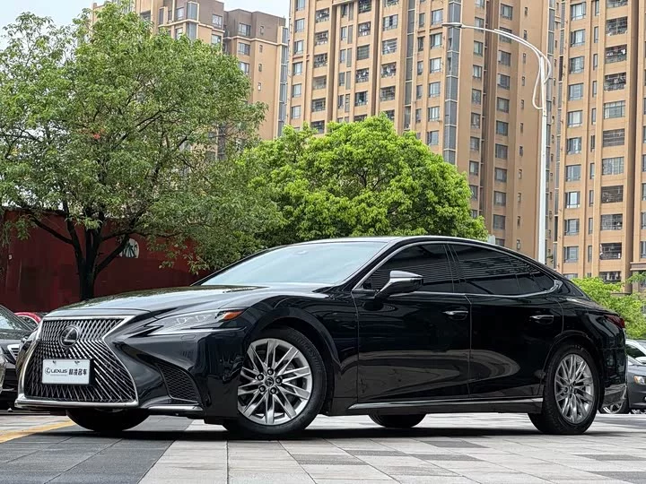 Lexus LS