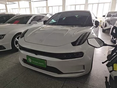 ZEEKR 001