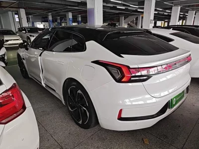 ZEEKR 001