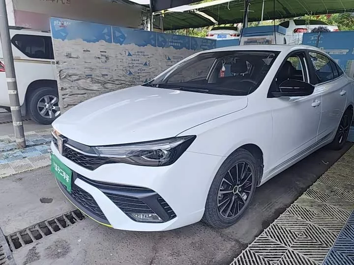 Roewe i5