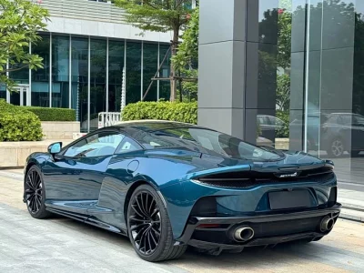 McLaren GT
