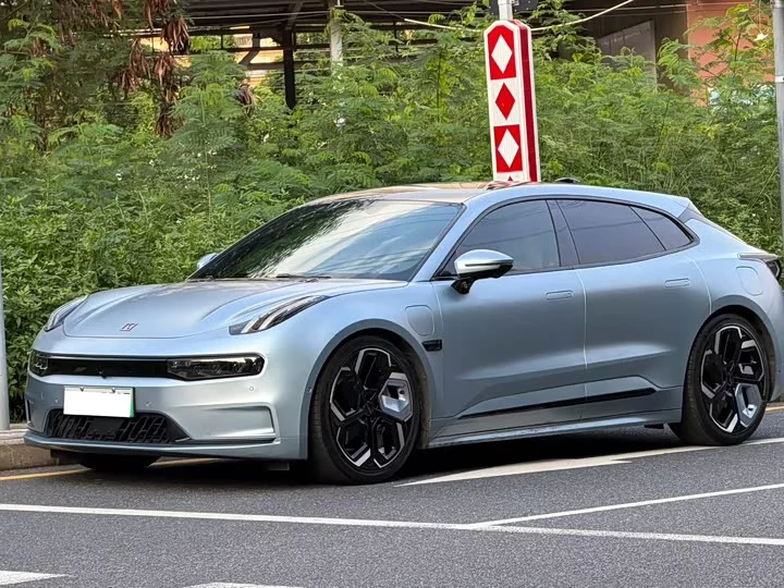 ZEEKR 001