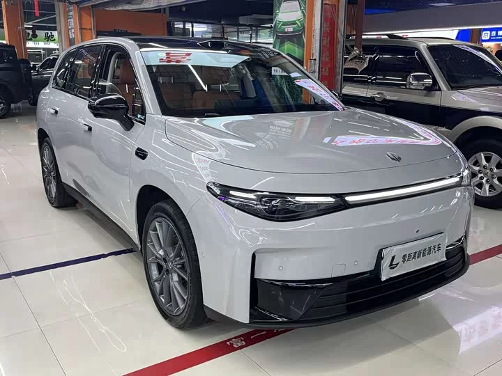 Leapmotor C10