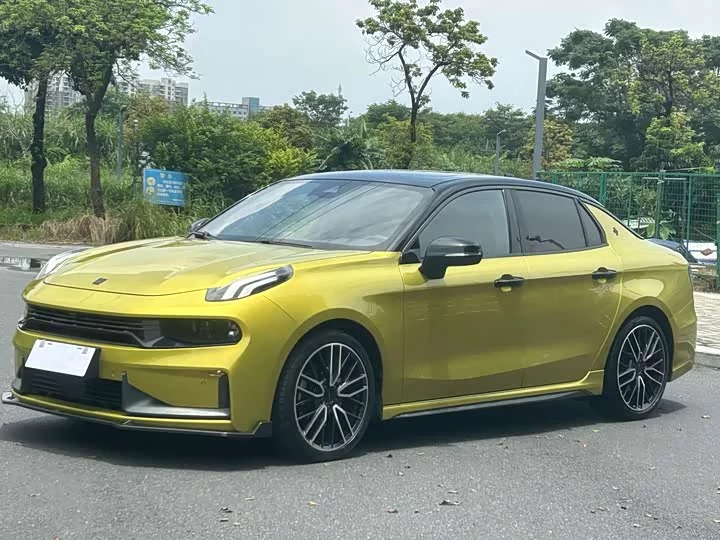 Lynk & Co 03