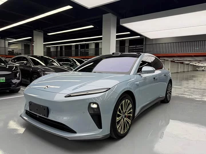 NIO ET5