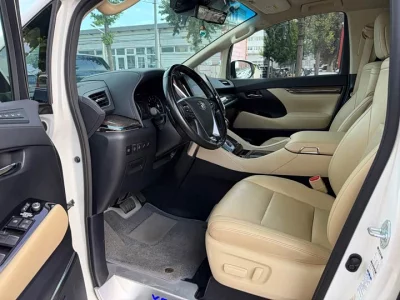 Toyota Crown Wellfire