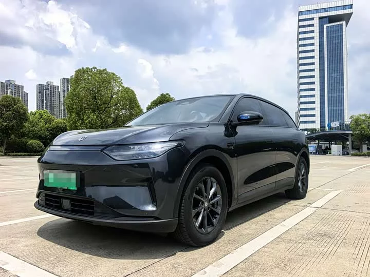 Leapmotor C11