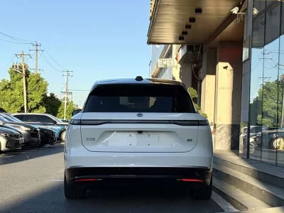 NIO ES8