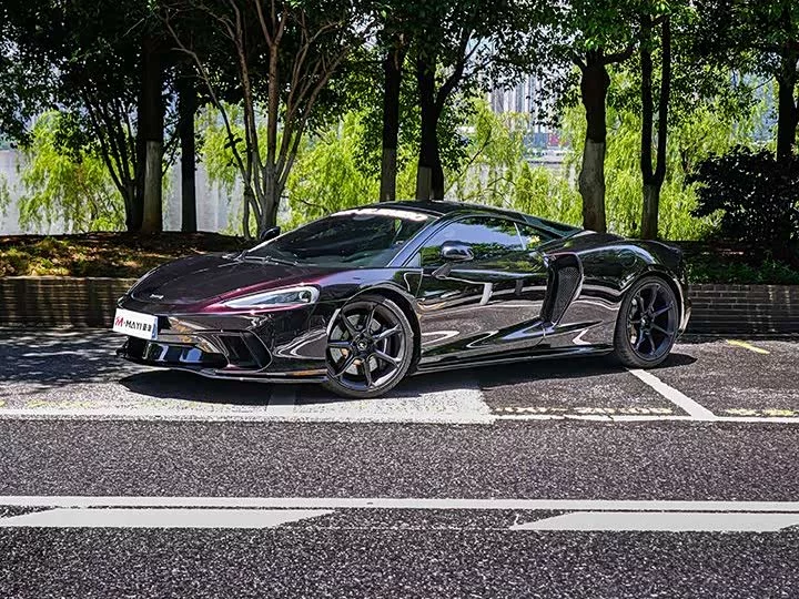 McLaren GT