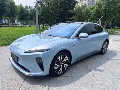 NIO ET5