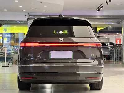 NIO ES8