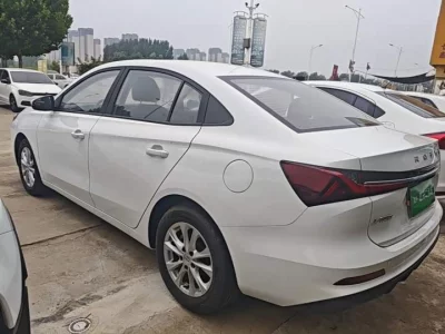 Roewe i5