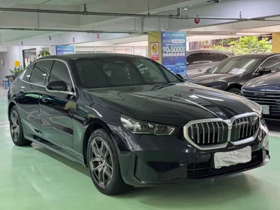 BMW i5