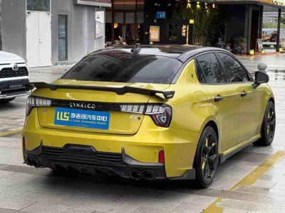 Lynk & Co 03