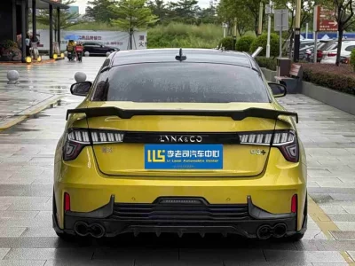 Lynk & Co 03