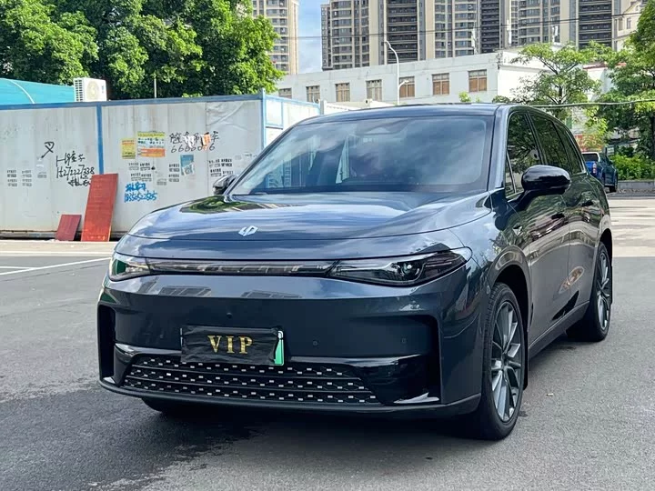 Leapmotor C10