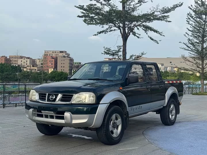 Nissan D22